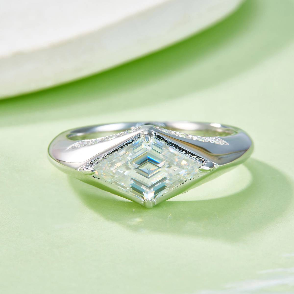 08M款S925银镀18K白金菱形莫桑钻戒指主石12*7mm/2.0ct