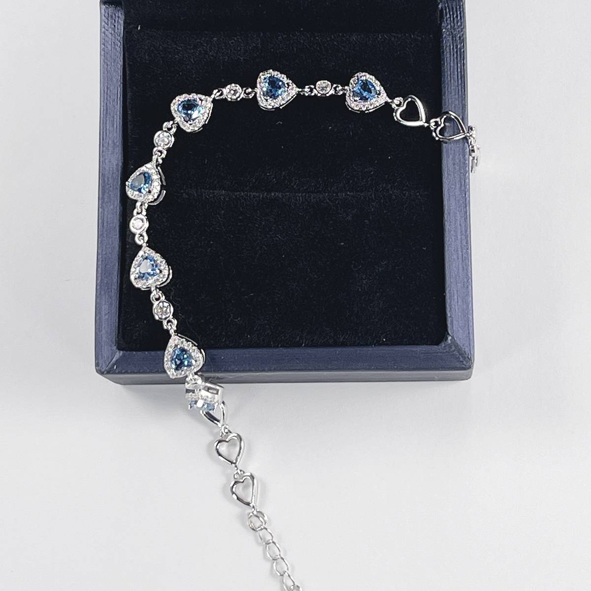 BS01496A3款S925银镀18K白金心形高碳钻/蓝尖晶Bracelet