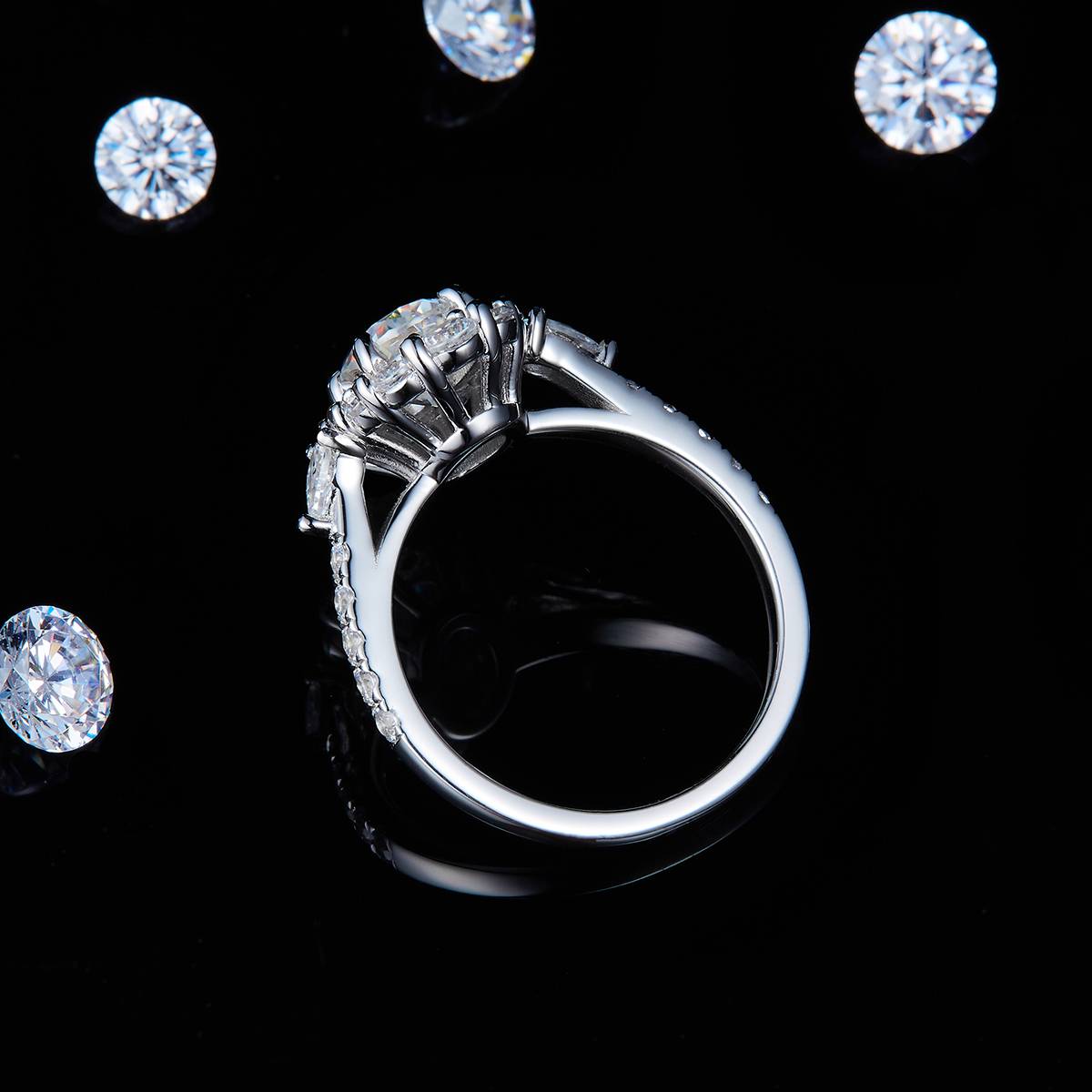 圆包蛋形女戒S925银镀白金定制选款主石莫桑钻1.5ct/副石高碳钻