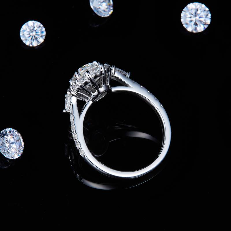 圆包蛋形女戒S925银镀白金定制选款主石莫桑钻1.5ct/副石高碳钻