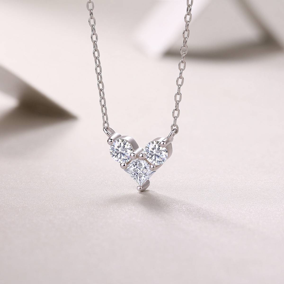 N13103款S925银镀18K白金Moissanite爱心Necklace1.0ct