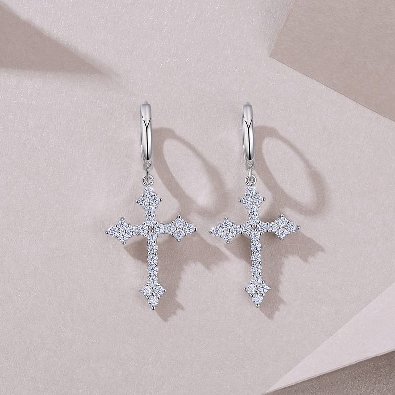 E15379款S925银镀18K白金莫桑钻十字架耳环1.38ct