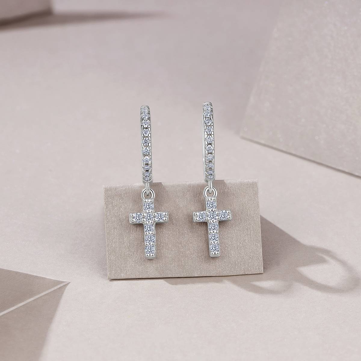 E15382款S925银镀18K白金满镶Moissanite十字架耳环0.37ct