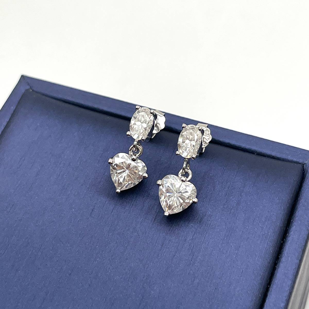 E15503款S925银镀18K白金MoissaniteAffordable LuxuryStud Earring3.0ct