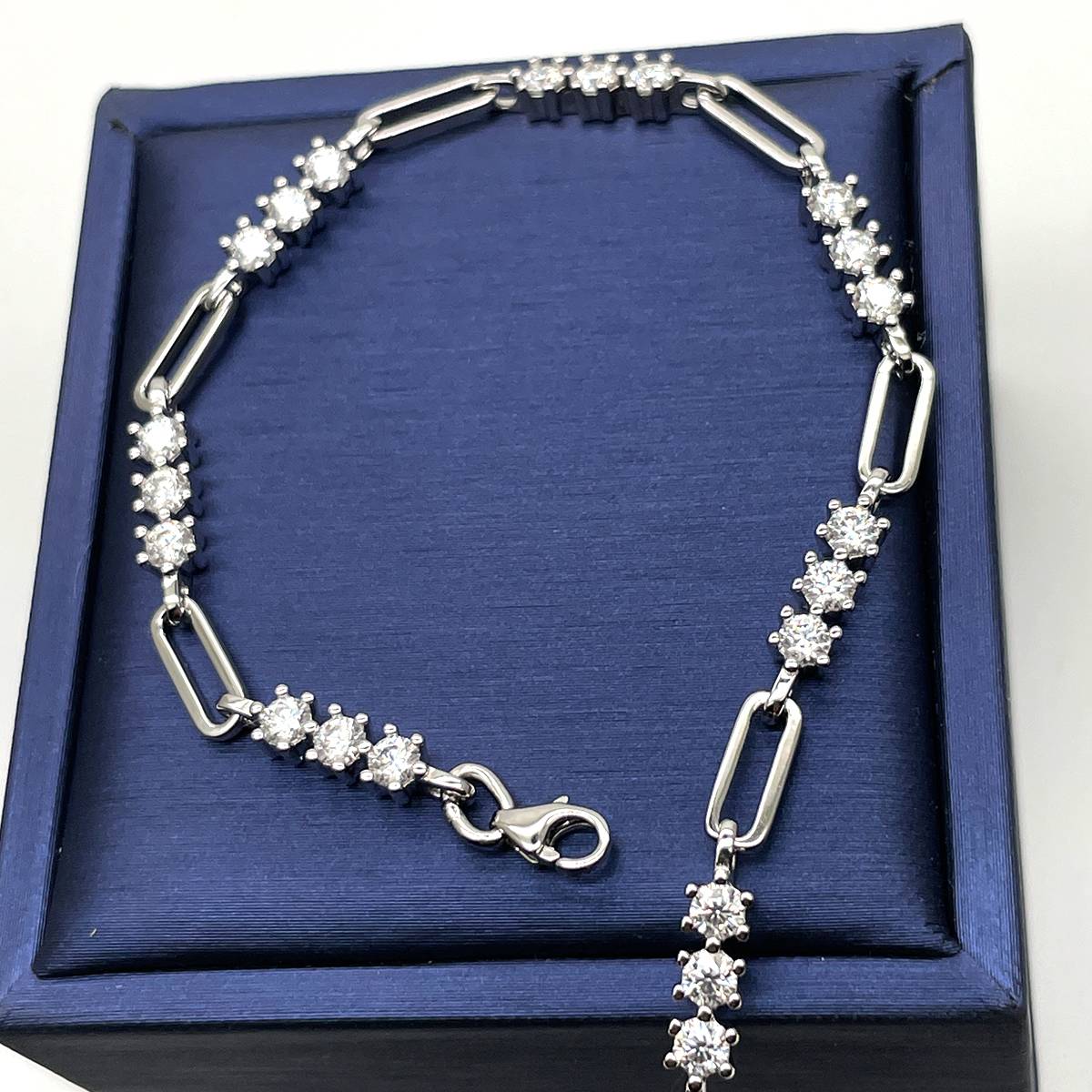 L15551款S925银镀18K白金Moissanite简约几何环扣Bracelet2.1ct