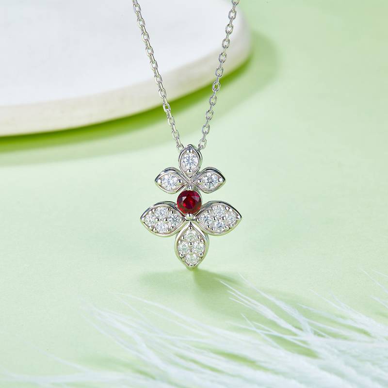 28T款银S925镀18K白金合成红宝莫桑钻四叶花套装0.45ct/0.25ct