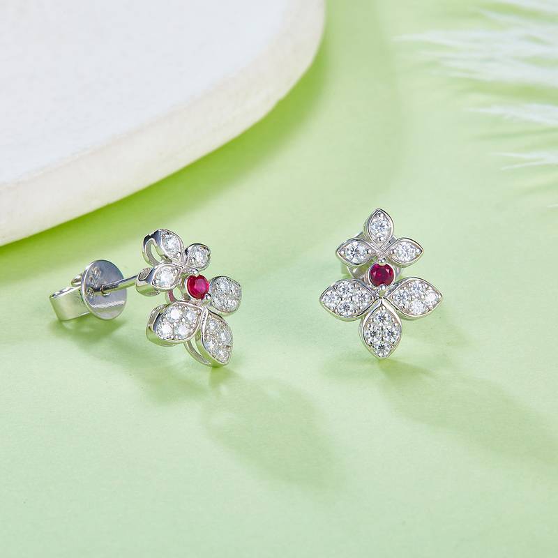 28T款银S925镀18K白金合成红宝莫桑钻四叶花套装0.45ct/0.25ct