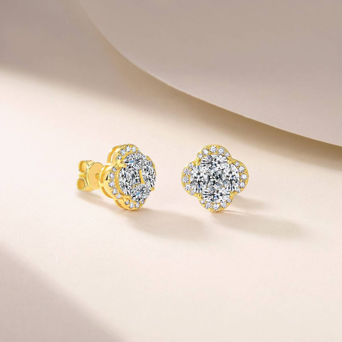 SE0758903款S925银镀18K金Moissanite四叶草Stud Earring3.3ct