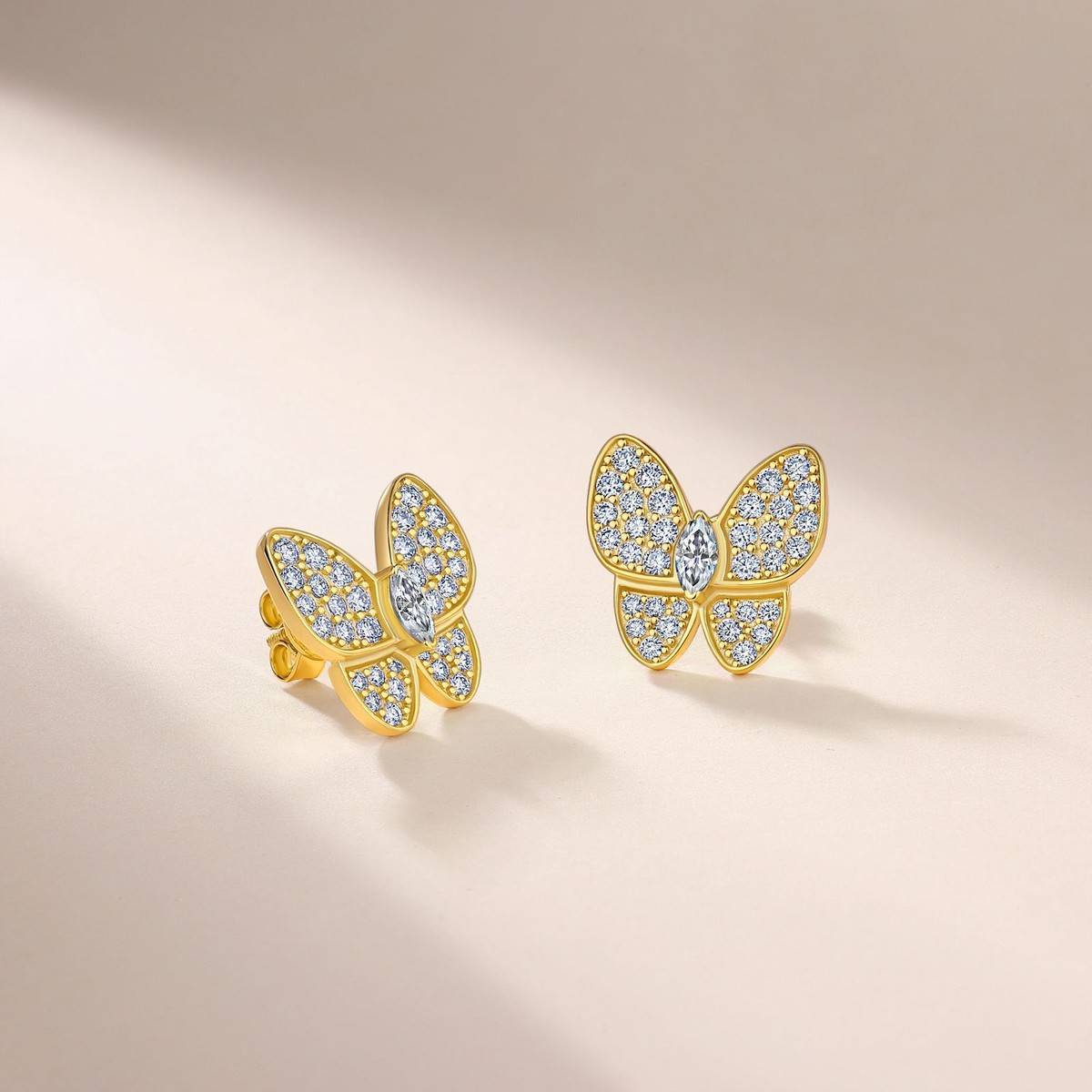SE0739404款S925银镀18K金满镶Moissanite蝴蝶Stud Earring1.5ct