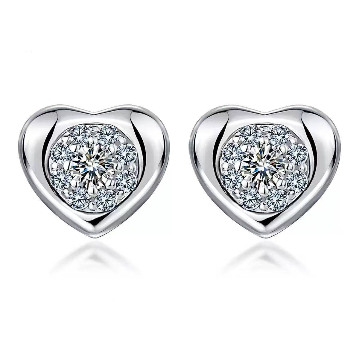 SE0737204款S925银镀18K金莫桑钻心形耳钉0.44ct