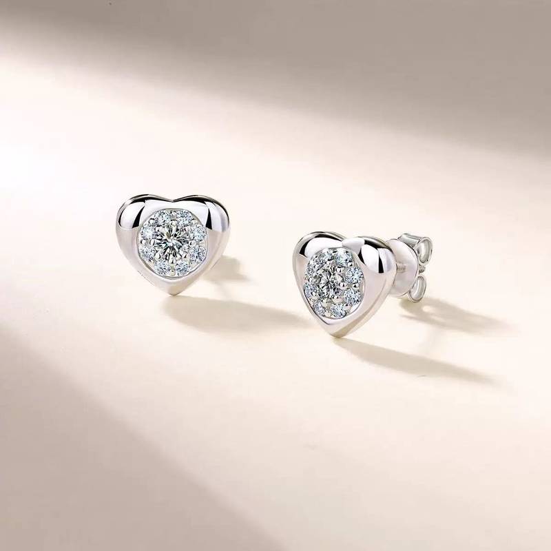 SE0737204款S925银镀18K金莫桑钻心形耳钉0.44ct