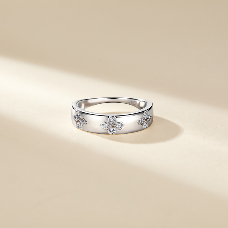 SR0544804款S925银镀18K金Moissanite四叶草Ring0.18ct