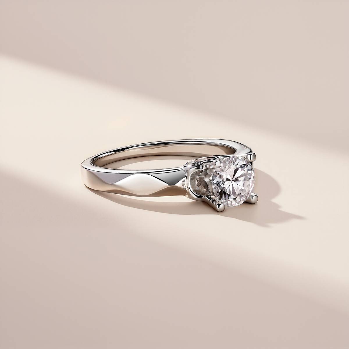 SR0654102款S925银镀18K金莫桑钻时尚女戒指1.1ct