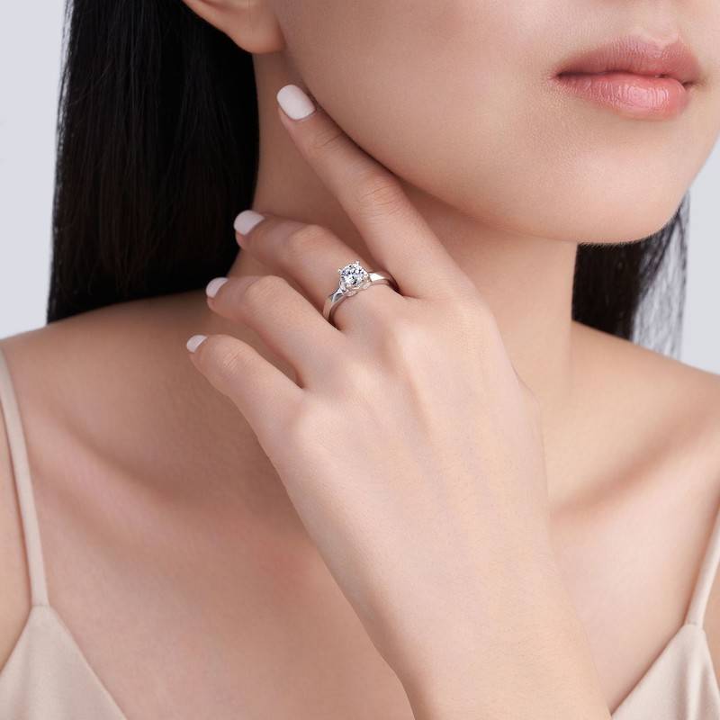 SR0654102款S925银镀18K金莫桑钻时尚女戒指1.1ct