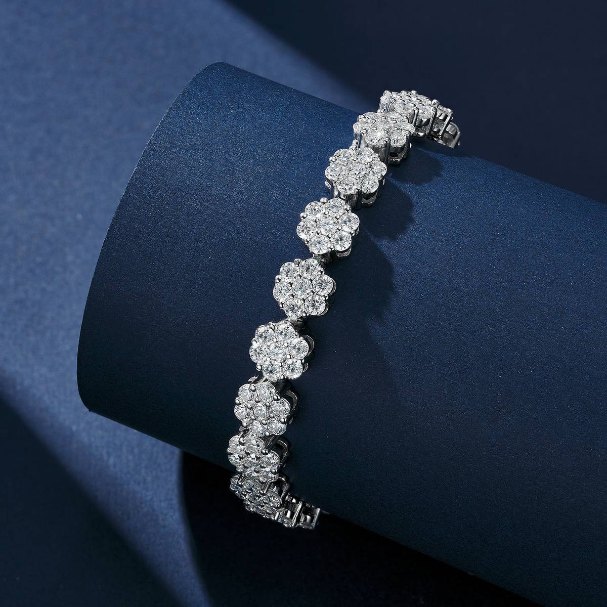 SB0353605款S925银镀18K金Moissanite满钻花型Bracelet9.9ct