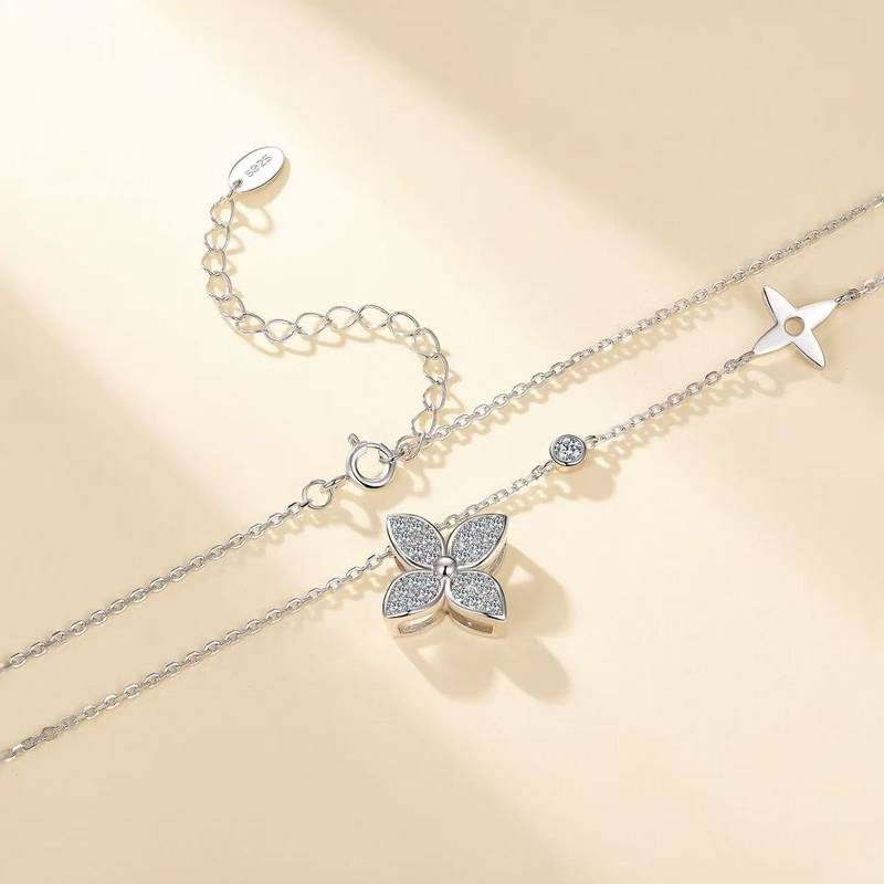 SN0233202款S925银镀18K白金Moissanite四叶小花Pendant0.4ct