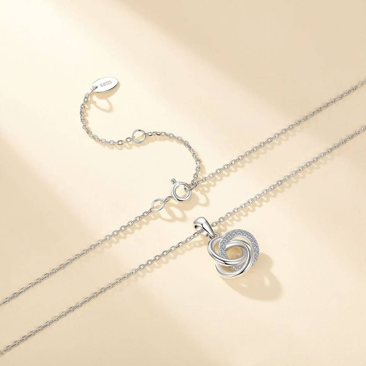 SN0167105款S925银镀18K白金莫桑扭结Pendant0.13ct