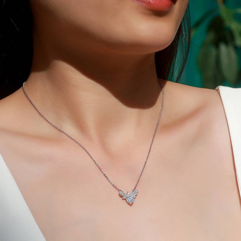 SN0162406款S925银镀18K白金莫桑小蜜蜂Necklace1.1ct