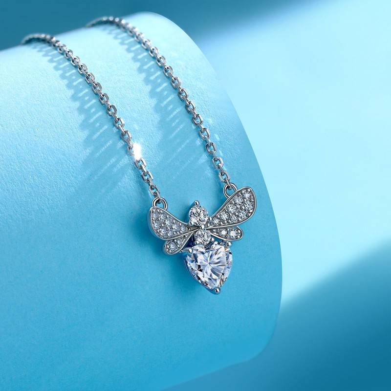 SN0162406款S925银镀18K白金莫桑小蜜蜂Necklace1.1ct