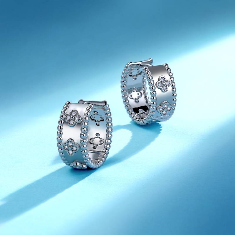 SE0617801款S925银镀18K白金Moissanite幸运四叶草圈耳环0.29ct