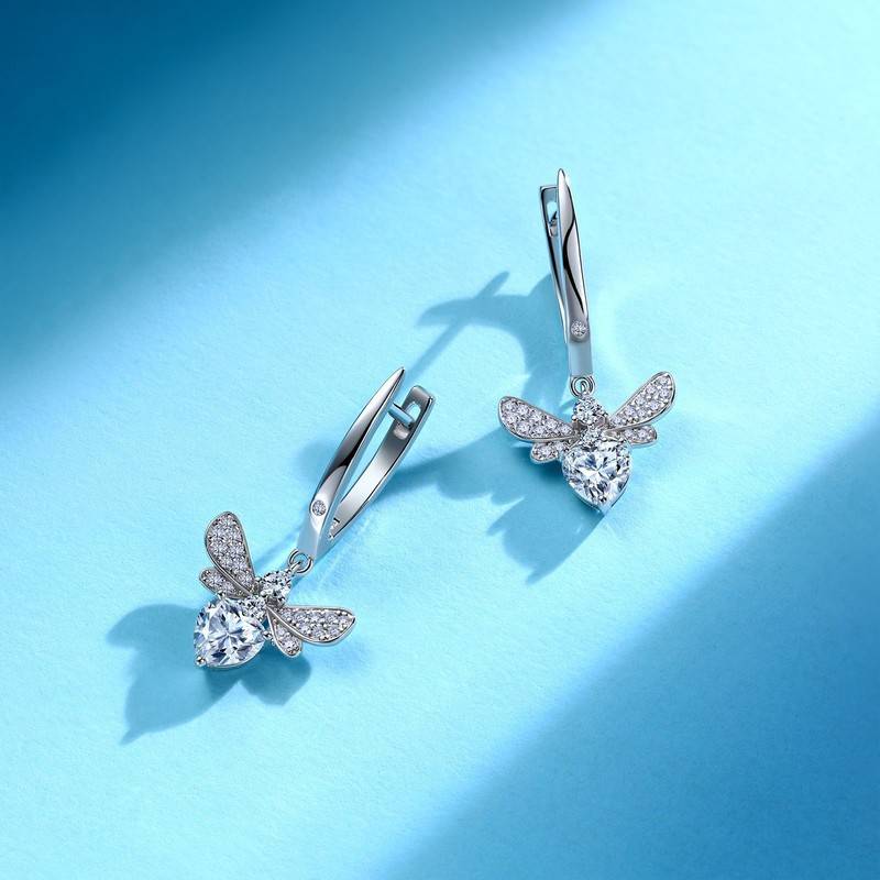 SE0617905款S925银镀18K白金Moissanite小蜜蜂耳环2.1ct