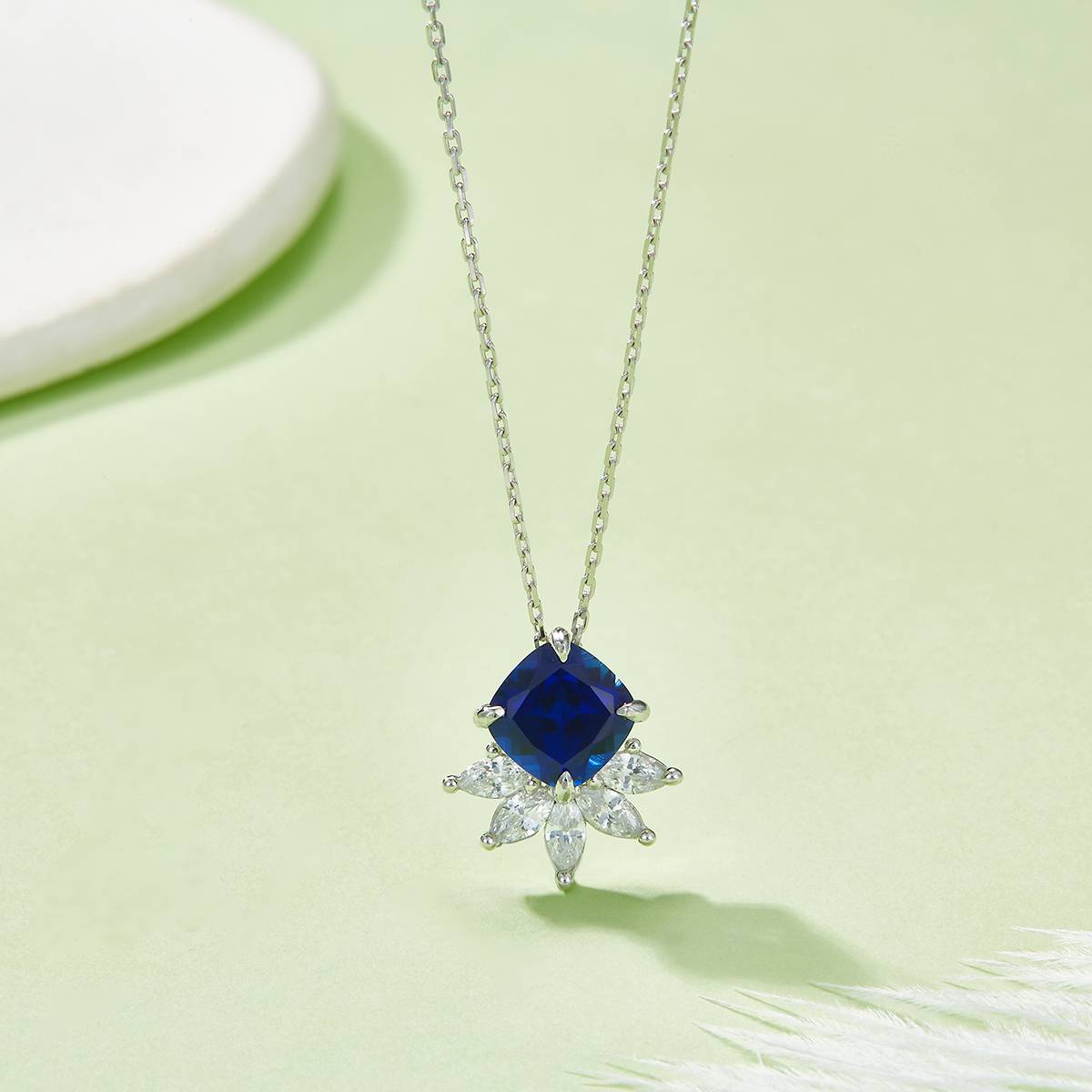 YXP0890款S925银镀18K白金枕形培育彩宝Necklace主石8.0mm
