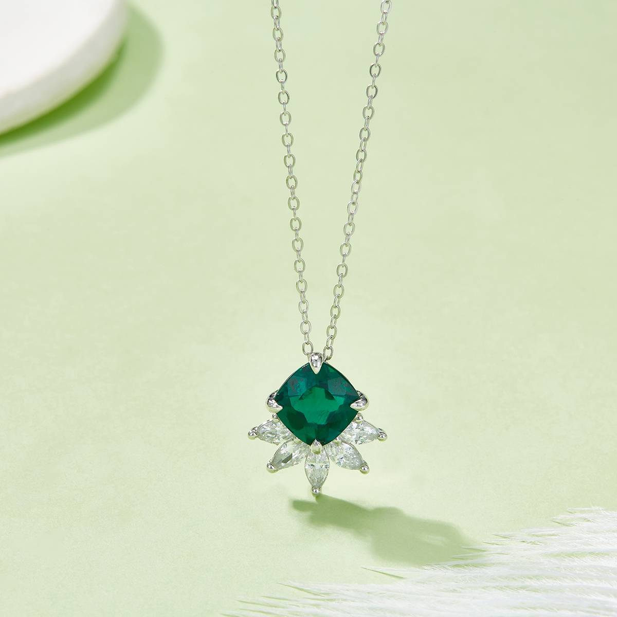 YXP0890款S925银镀18K白金枕形培育彩宝Necklace主石8.0mm