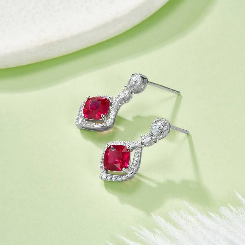 E-2029款S925银镀18K白金枕形培育彩宝Exquisite耳环主石6.0mm/2.61ct