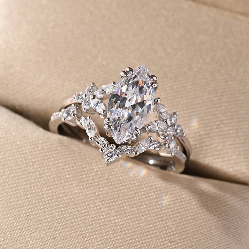MR0286款S925银镀18K白金马眼形莫桑钻一路生花唯美套戒主石8*5mm/1.0ct