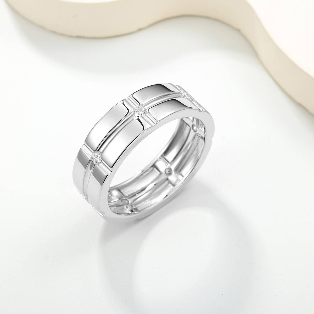 MR0257款S925银镀18K白金莫桑钻方格简约戒指0.21ct