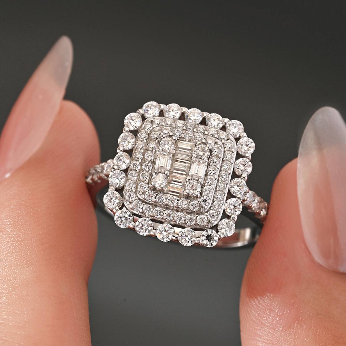 MR0309款S925银镀18K白金满镶莫桑钻方形闪耀戒指1.1ct