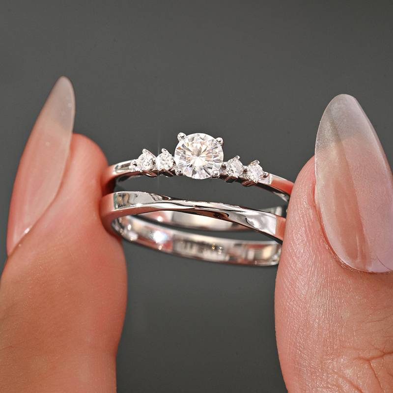 MR0327款S925银镀18K白金圆形莫桑钻精致小套戒主石4.5mm/0.4ct