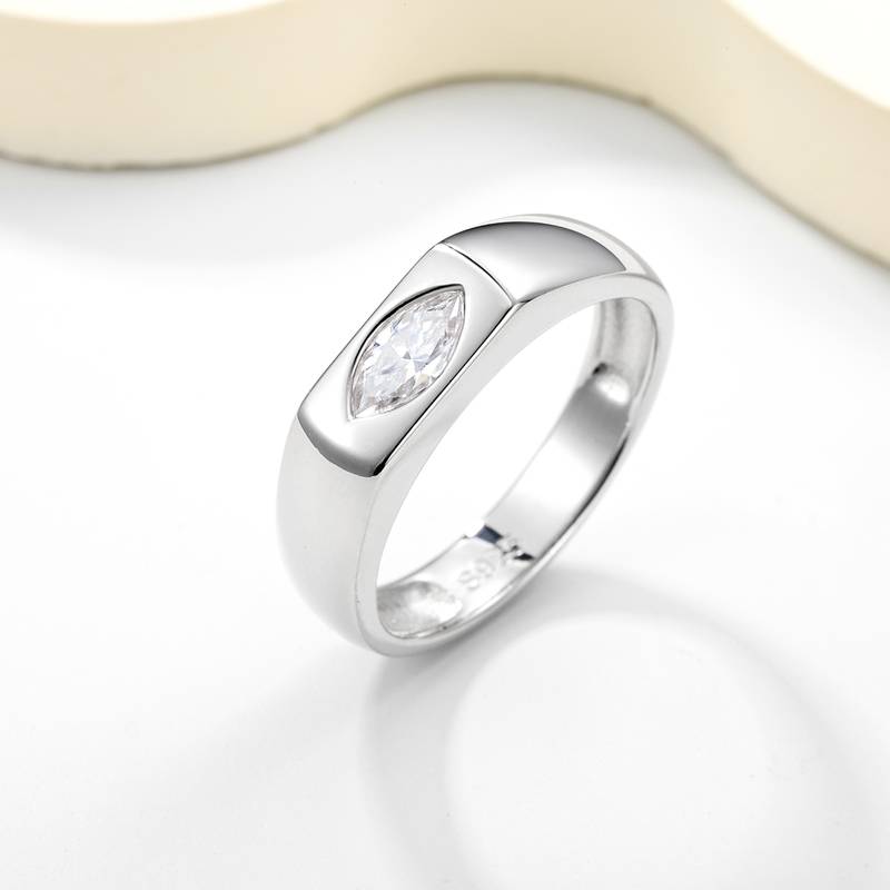 MR0350款S925银镀18K白金马眼形莫桑钻简约戒指主石7*3.5mm/0.4ct