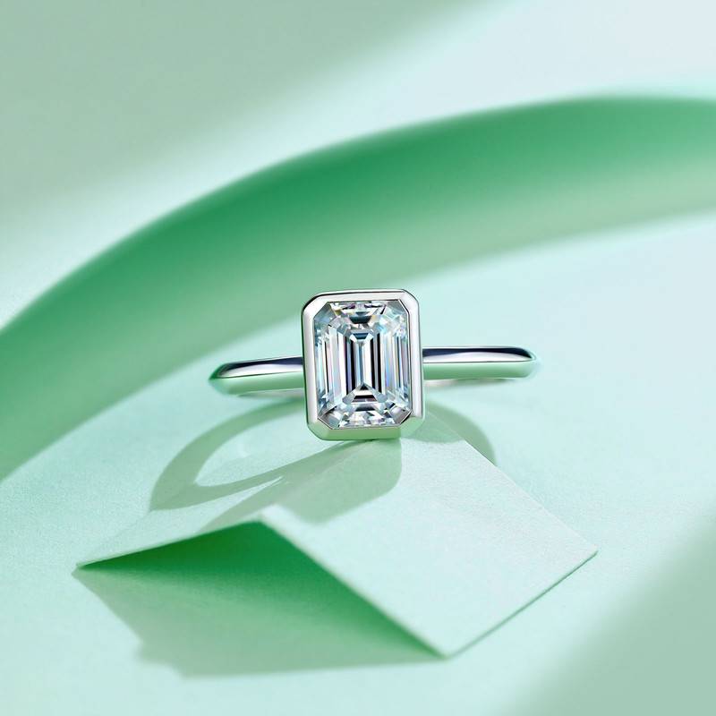 SR0618904款S925银镀18K金包镶祖母绿形MoissaniteWomen's Ring8*6mmmm/2.0ct