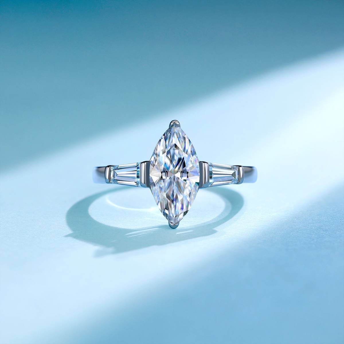 SR0619103款S925银镀18K金马眼形三石款全莫桑钻女戒2.6ct