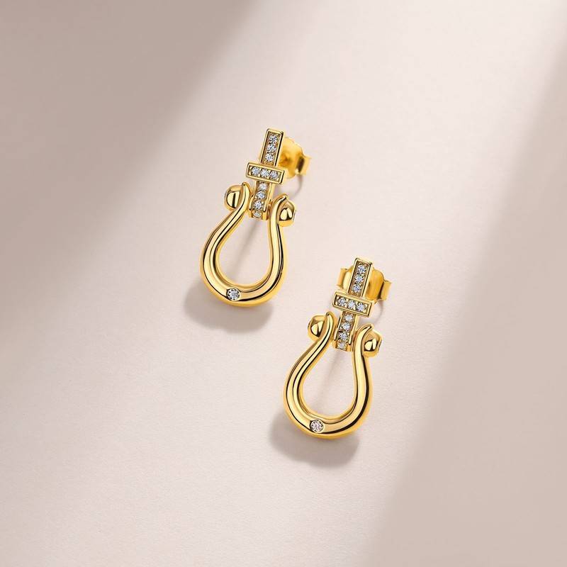 SE0534208款S925银镀18K金莫桑钻马蹄扣耳钉0.2ct