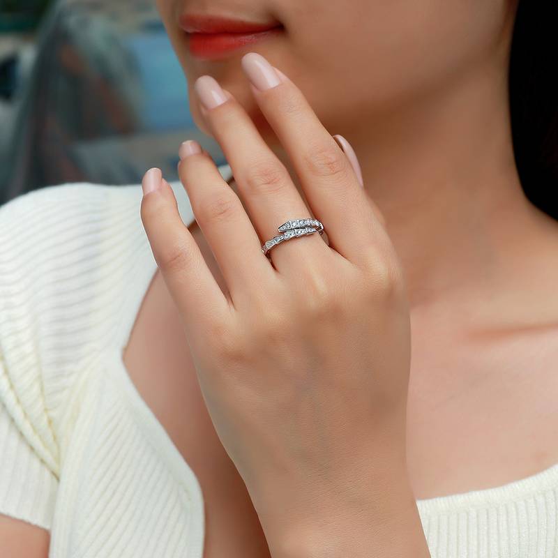 SR0378405款S925银镀18K金莫桑钻女蛇形戒指0.4ct