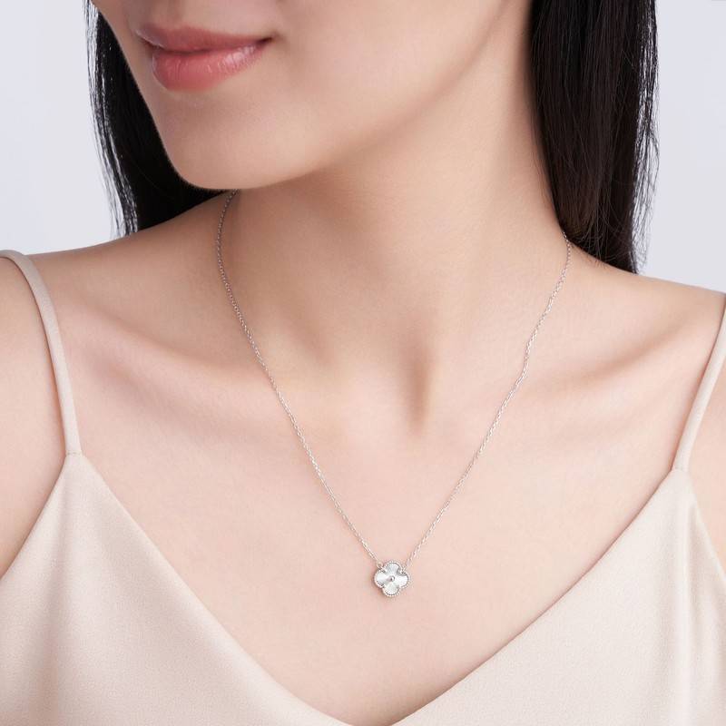 SN0168015款银镀18K金复古拉丝工艺四叶草锁骨链