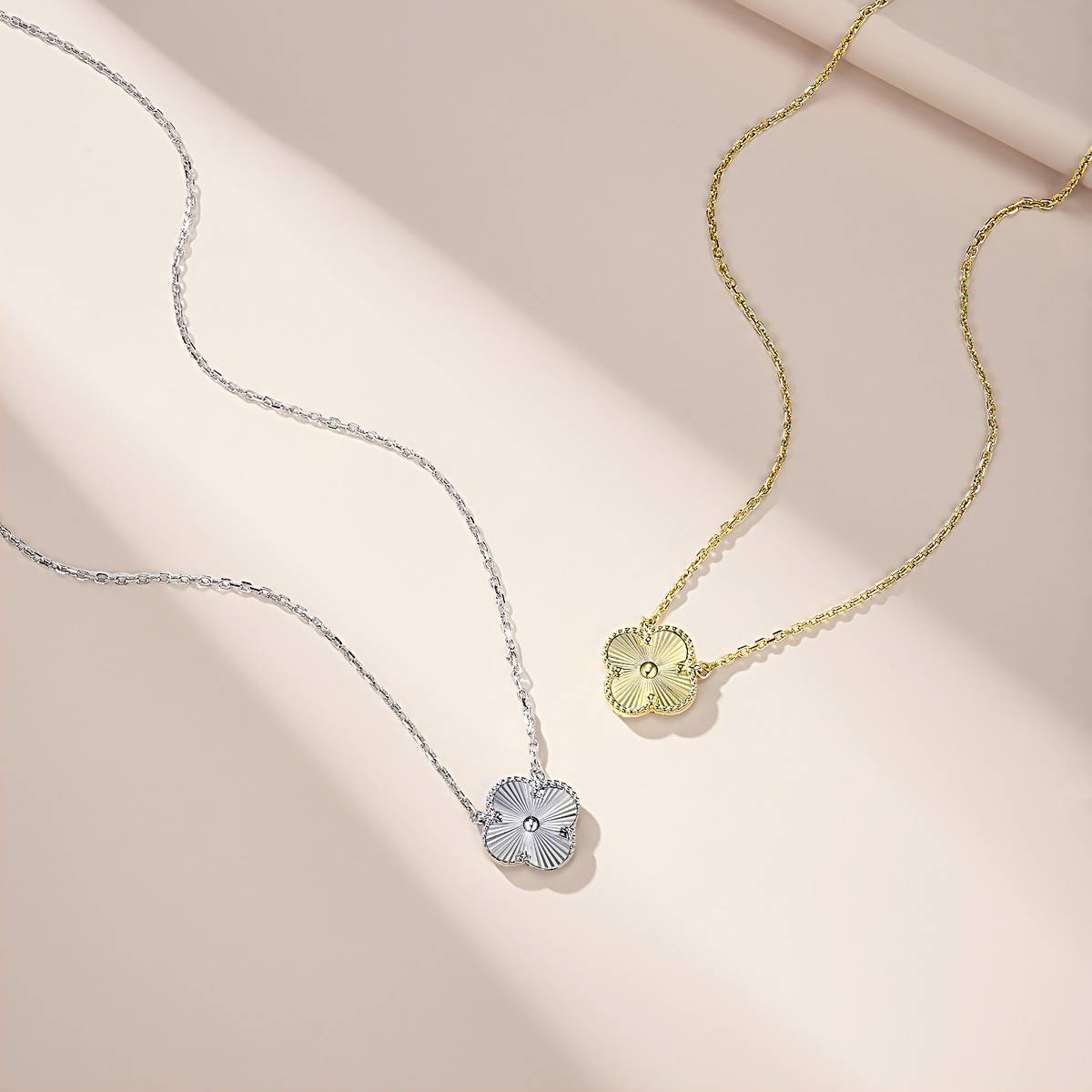 SN0168015款银镀18K金复古拉丝工艺四叶草锁骨链