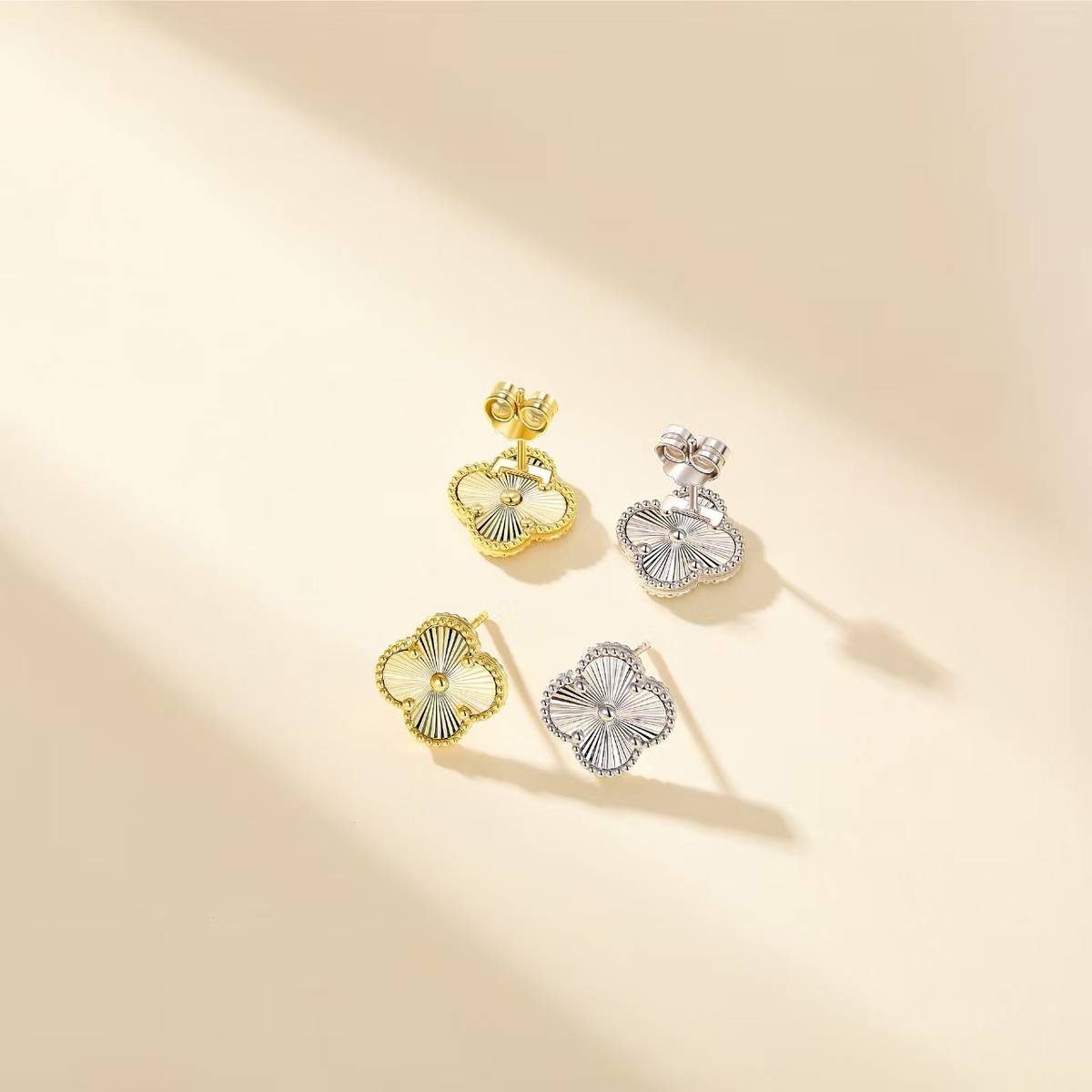 SE0633903款银镀18K金复古拉丝工艺四叶草Stud Earring