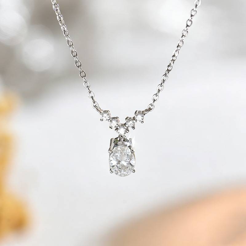 FX39540款S925银镀18K金蛋形Moissanite流星光芒Necklace主石7*5mmmm/0.8ct