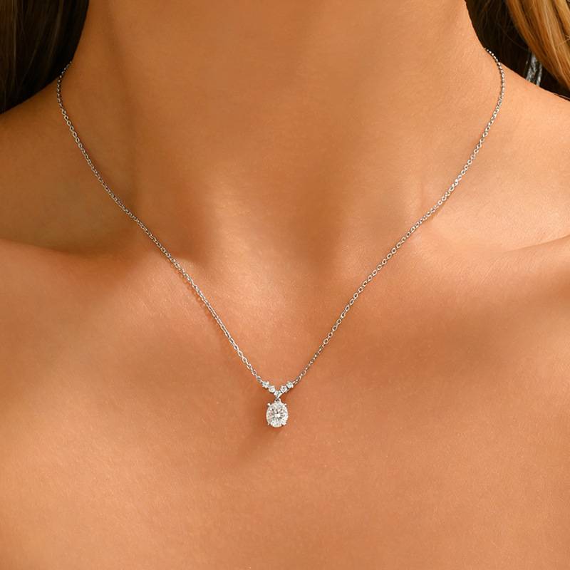 FX39540款S925银镀18K金蛋形Moissanite流星光芒Necklace主石7*5mmmm/0.8ct