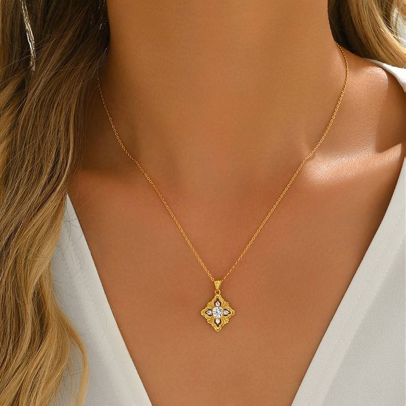 FX39623款S925银镀18K金圆形Moissanite老钱风四叶花Necklace1.4ct