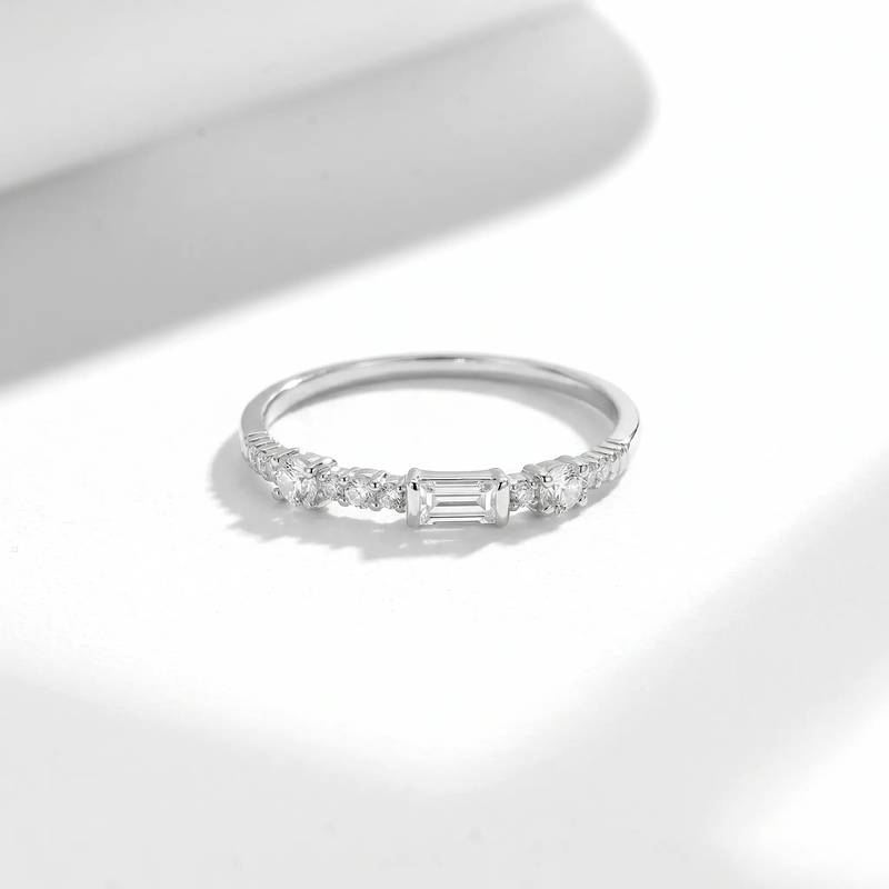 FX39362款S925银镀18K金公主方长方莫桑钻气质轻奢百搭戒指0.4ct