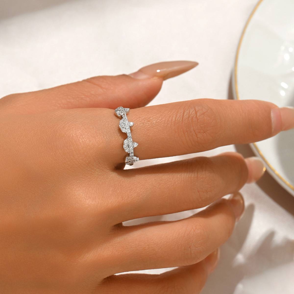 FX39365款S925银镀18K金MoissaniteV型气质Affordable Luxury百搭Women's Ring0.4ct