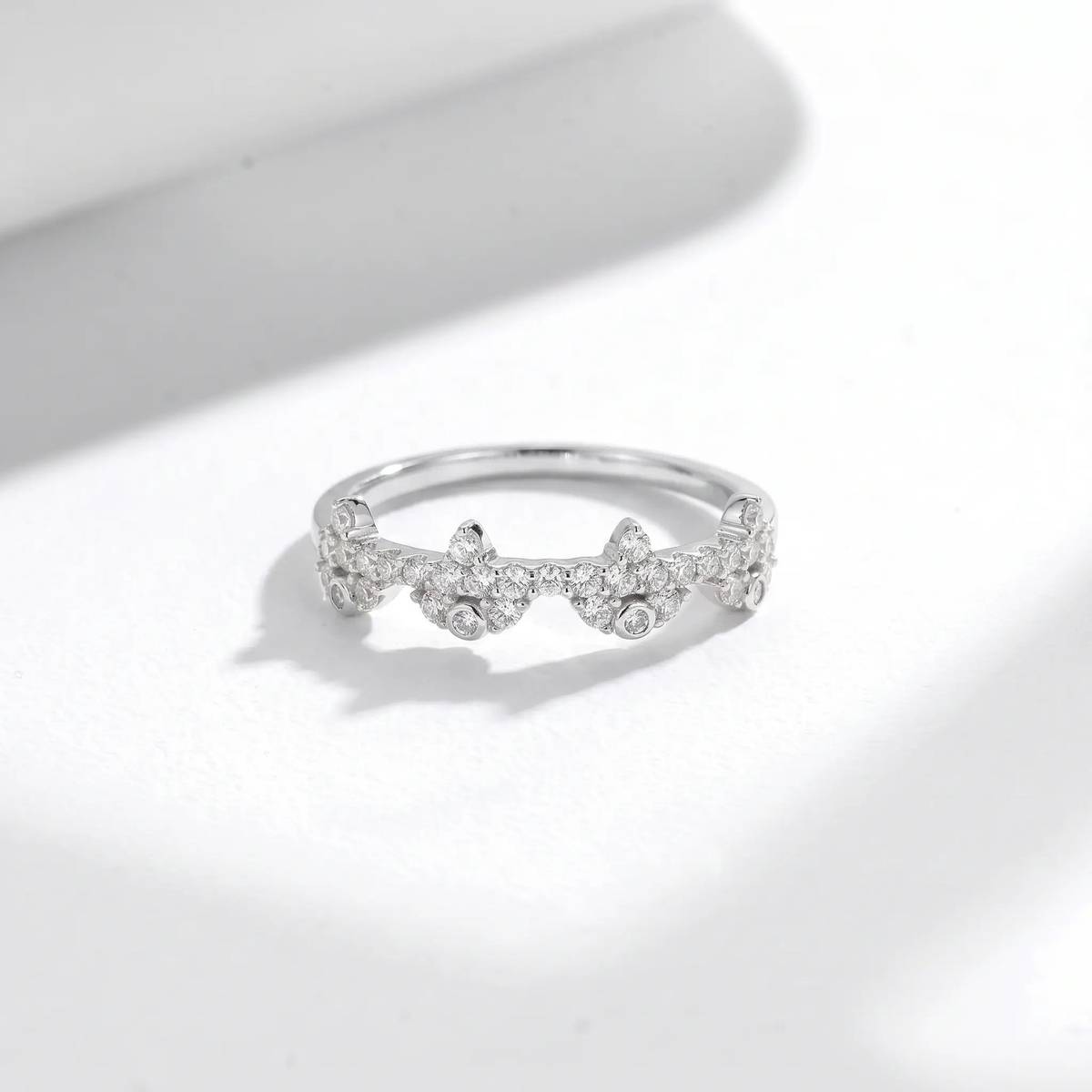 FX39365款S925银镀18K金MoissaniteV型气质Affordable Luxury百搭Women's Ring0.4ct