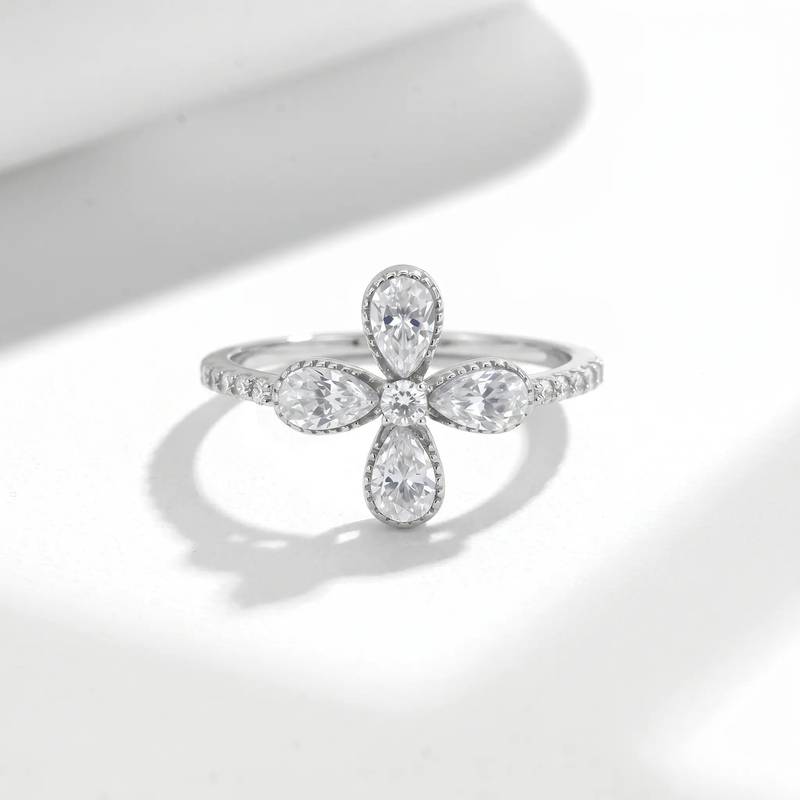 FX39366款S925银镀18K金水滴形Moissanite四叶草Women's Ring1.5ct