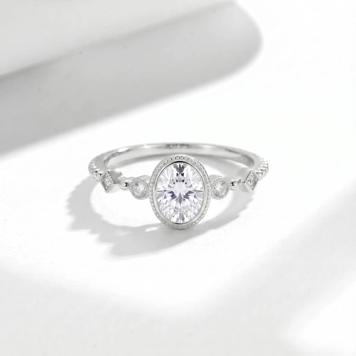 FX39368款S925银镀18K金蛋形莫桑钻点点星光轻奢女戒1.0ct