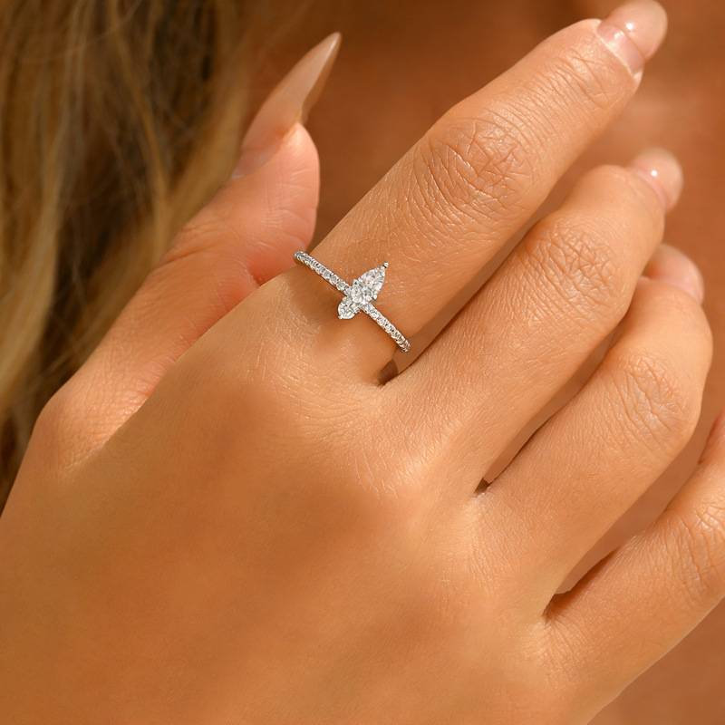 FX39369款S925银镀18K金水滴形Moissanite彼此守护Affordable LuxuryWomen's Ring0.6ct