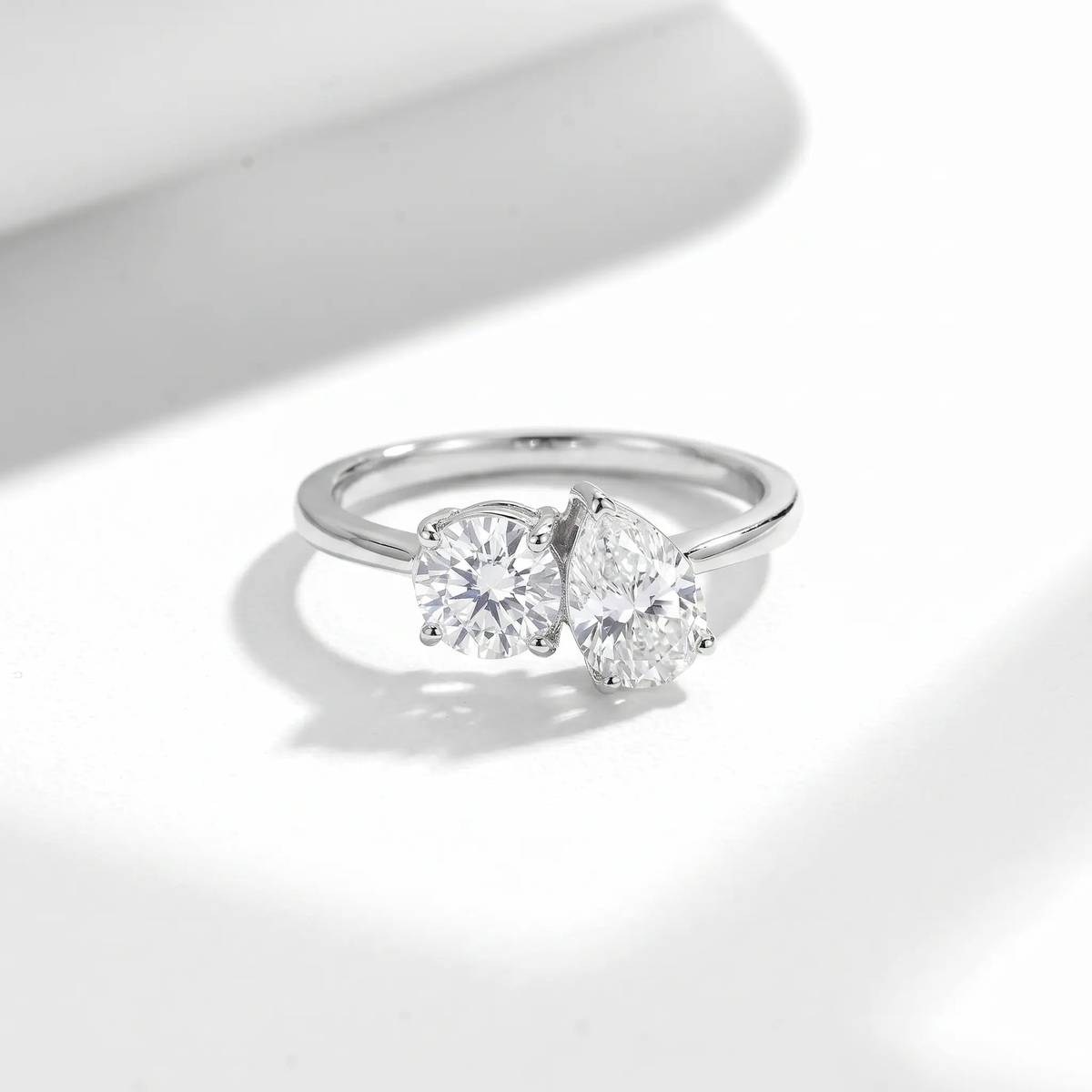 FX39617款S925银镀18K金水滴形圆形Moissanite双石款相辅相成Women's Ring1.6ct